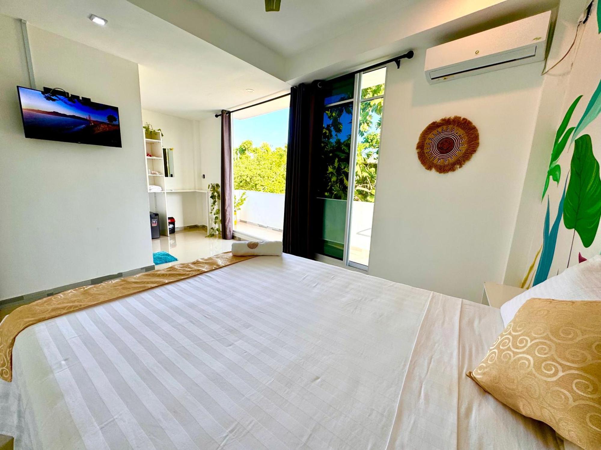 Sands Garden Hotel Thoddoo Exterior photo